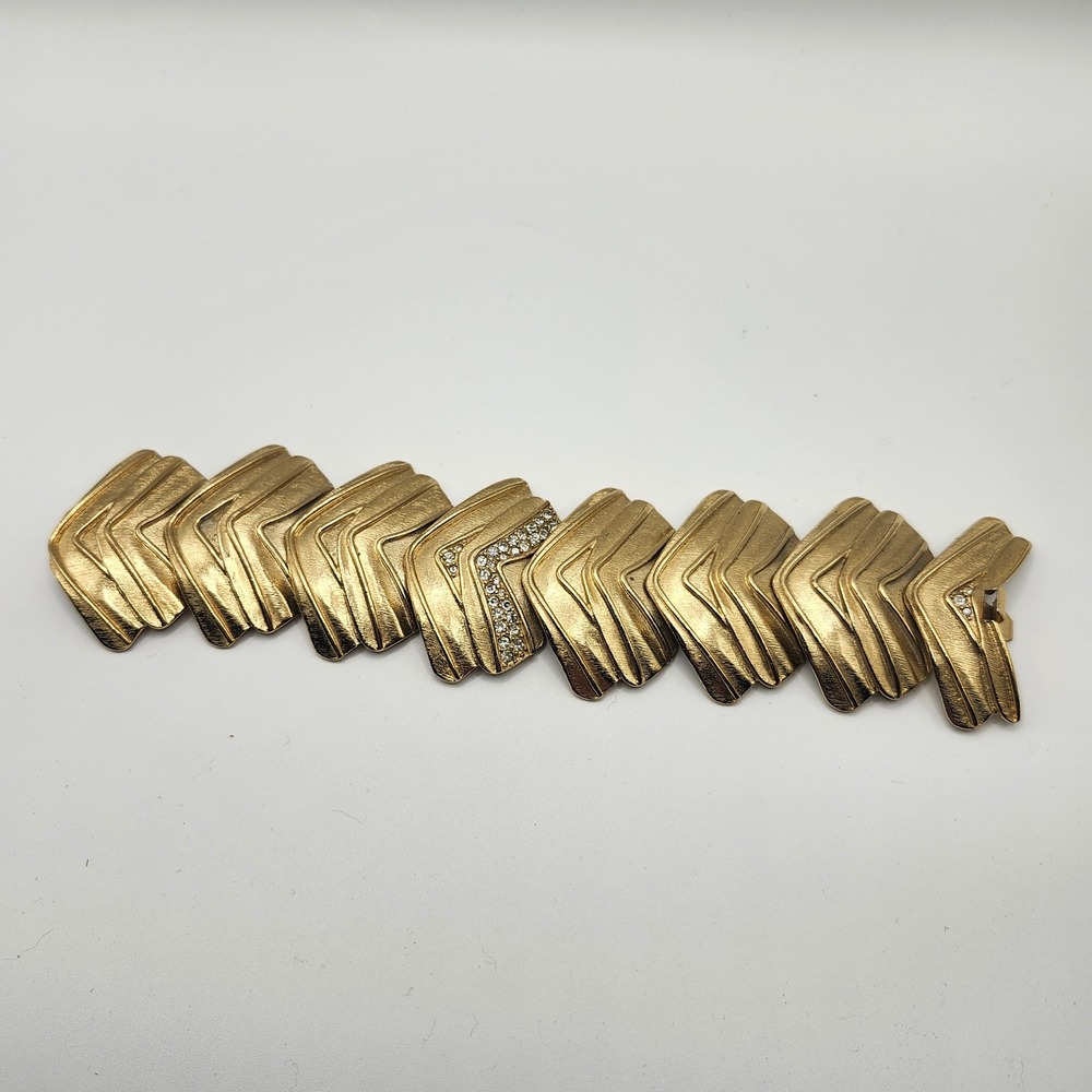 Trifari Marcella Saltz Gold Tone Chevron Link‎ Bracelet Rhinestone Accents Vtg